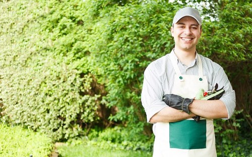 Free quote policy for Gardeners Friern Barnet services